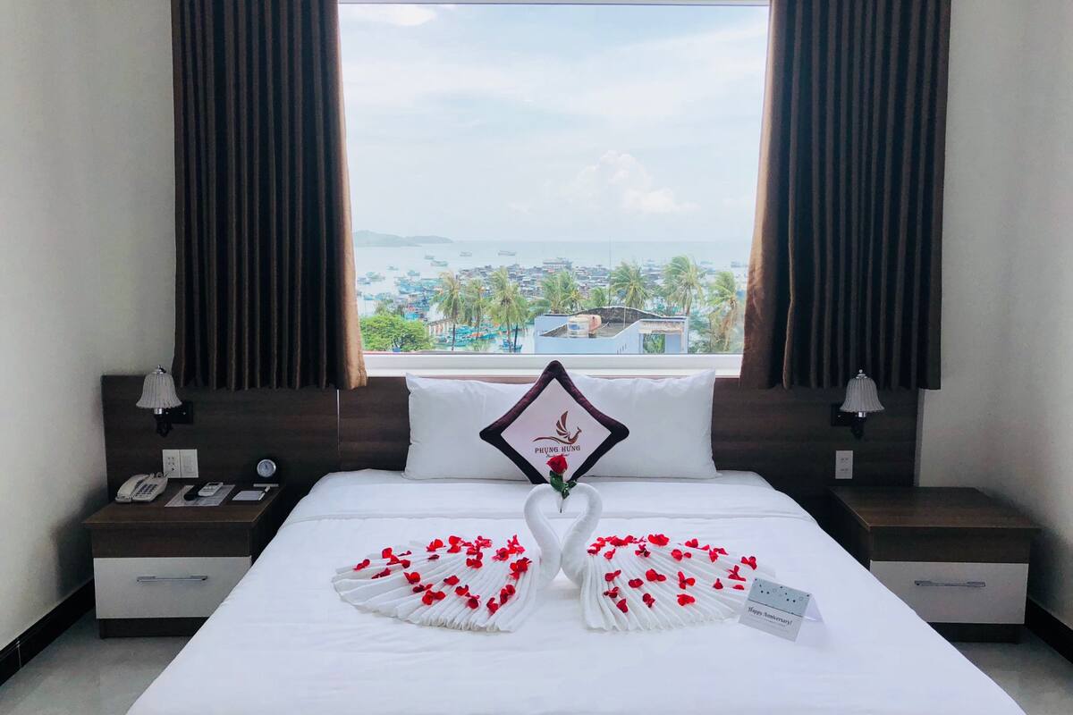 luxury double room | minibar, in-room safe, desk, soundproofing