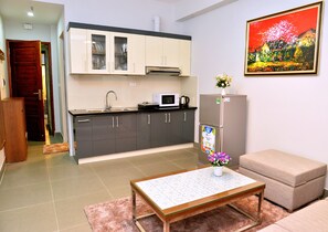Deluxe Apartment | Desk, free WiFi, bed sheets