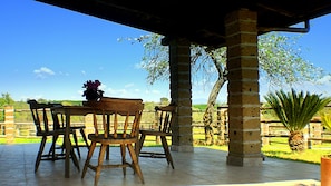 Romantische Villa, 1 Schlafzimmer, Terrasse, Bergseite | Terrasse/Patio