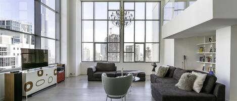 Appartement, 2 chambres | Salle de séjour | Télévision LCD