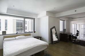 Appartamento, 2 camere da letto | 2 camere, una cassaforte in camera, una scrivania, ferro/asse da stiro
