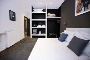 ملاءات إيطالية من طراز فريتي وأغطية فراش متميزة وألحفة محشوة بالريش