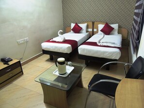 Business Double Room, 1 Single Bed, Non Smoking | Rollaway beds, free WiFi, bed sheets