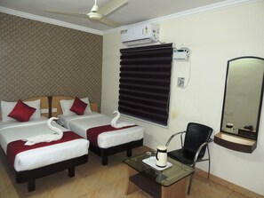 Business Double Room, 1 Twin Bed, Non Smoking | Rollaway beds, free WiFi, bed sheets