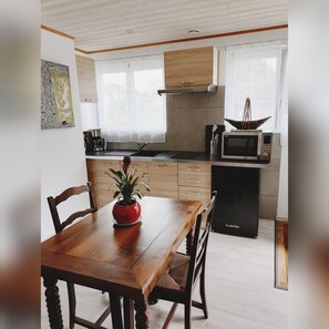 Apartment, Private Bathroom, Garden View (Le VIGNEMALE) | Lounge