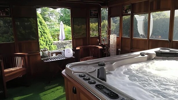 Classic Double Room, Ensuite, Garden View (Fleur de LOTUS) | Spa | Hot tub - Le Clos des Mylandes (Dax)