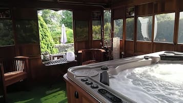 Habitación clásica doble, baño privado, vistas al jardín (Fleur de LOTUS) | Spa | Bañera de hidromasaje