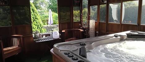 Classic Double Room, Ensuite, Garden View (Fleur de LOTUS) | Spa | Hot tub