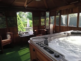 Classic Double Room, Ensuite, Garden View (Fleur de LOTUS) | Spa | Hot tub