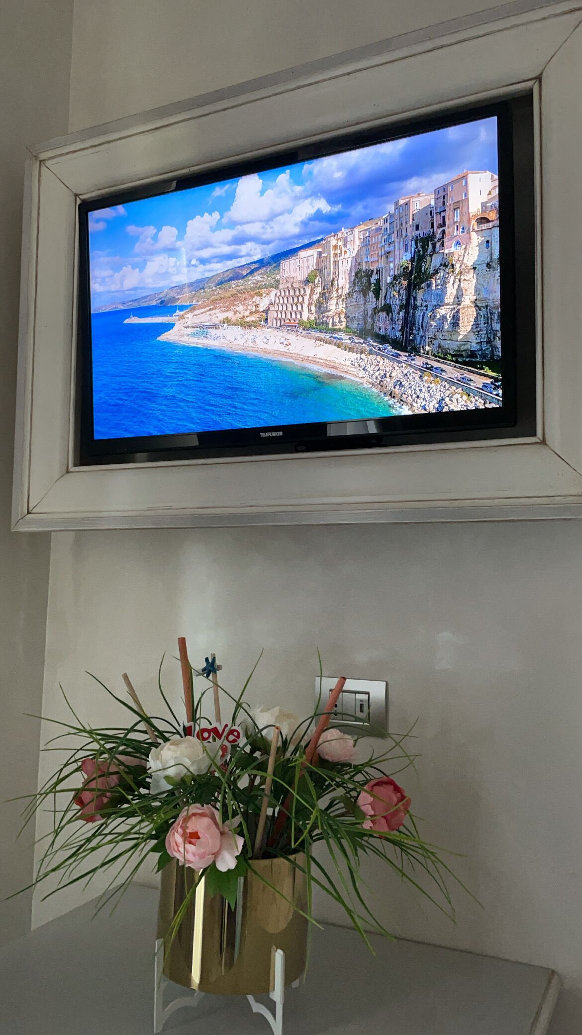 standard triple room | minibar, in-room safe, desk, blackout curtains