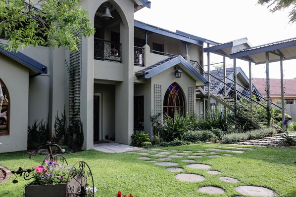 Property grounds - Danlee Overnight Accomodation (Polokwane)