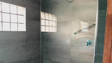 Shower, free toiletries, hair dryer, towels