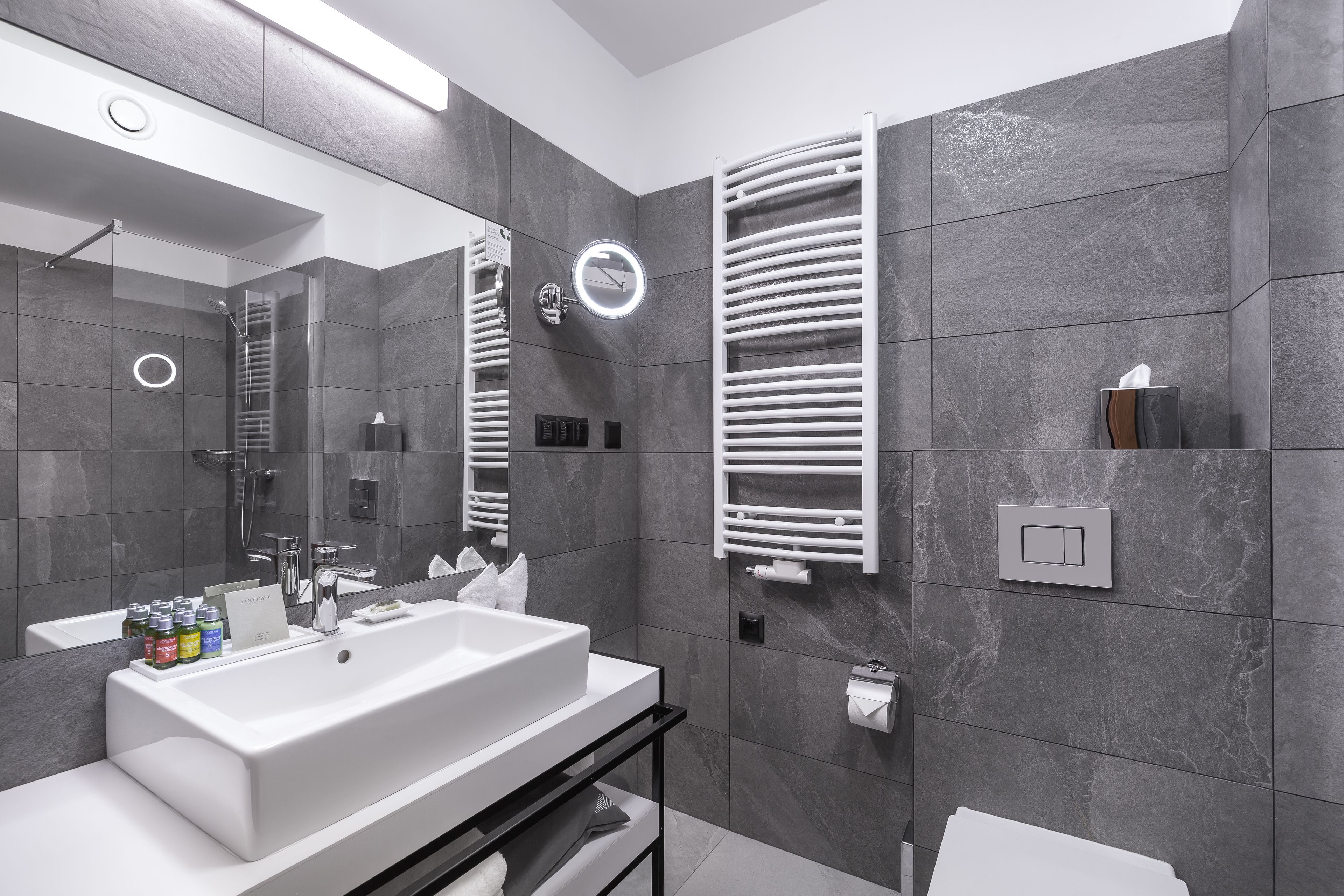 shower, free toiletries, hair dryer, slippers