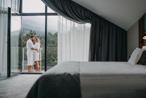 2-levels room | 客房内保险箱、办公桌、遮光窗帘、免费 WiFi