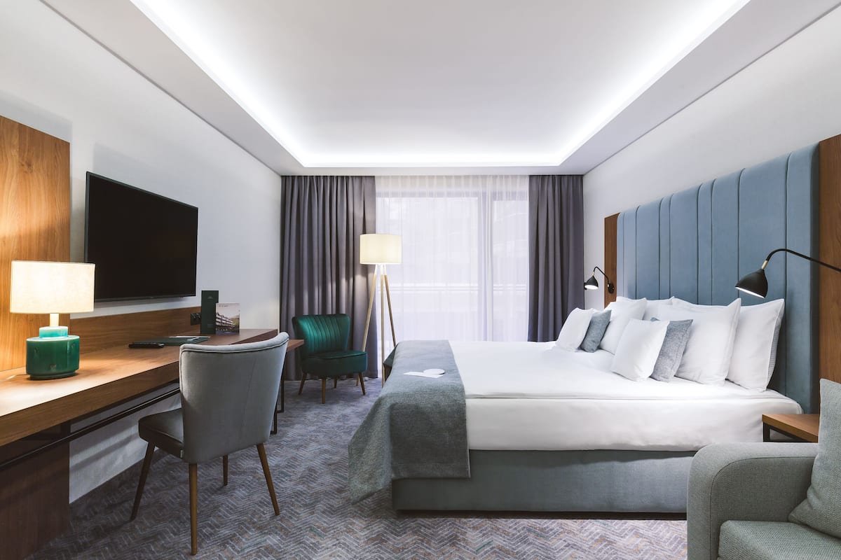 classic double or twin room | in-room safe, desk, blackout curtains, free wifi