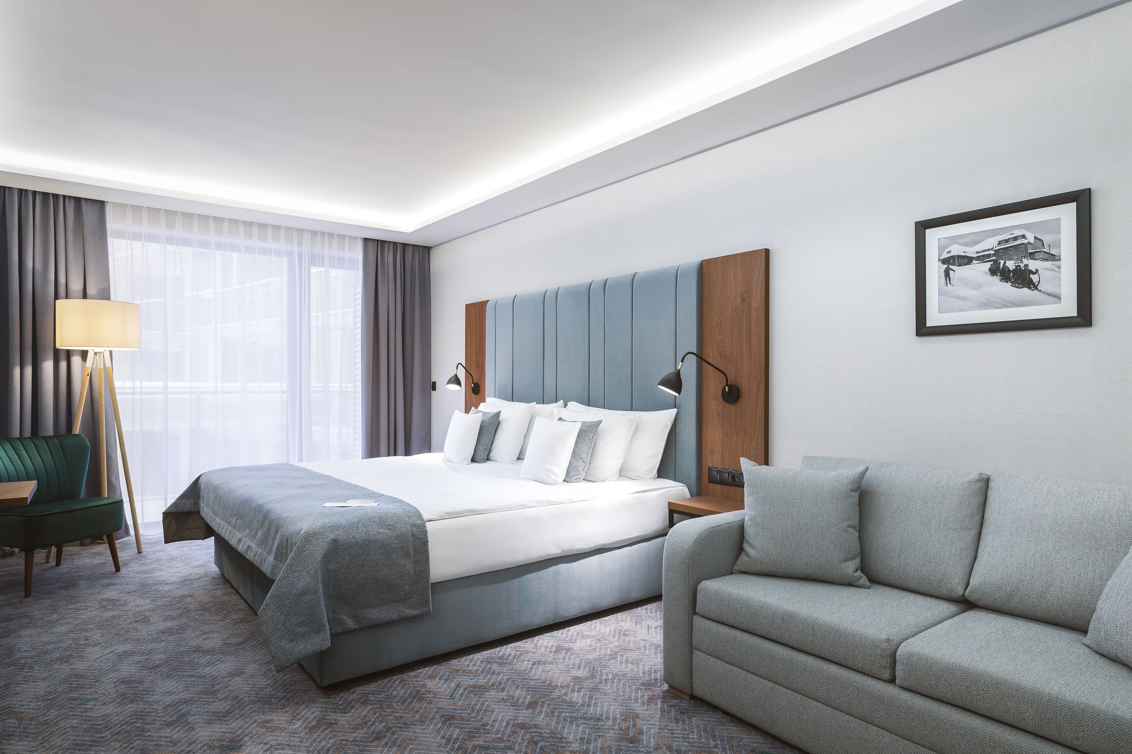 classic double or twin room | in-room safe, desk, blackout curtains, free wifi