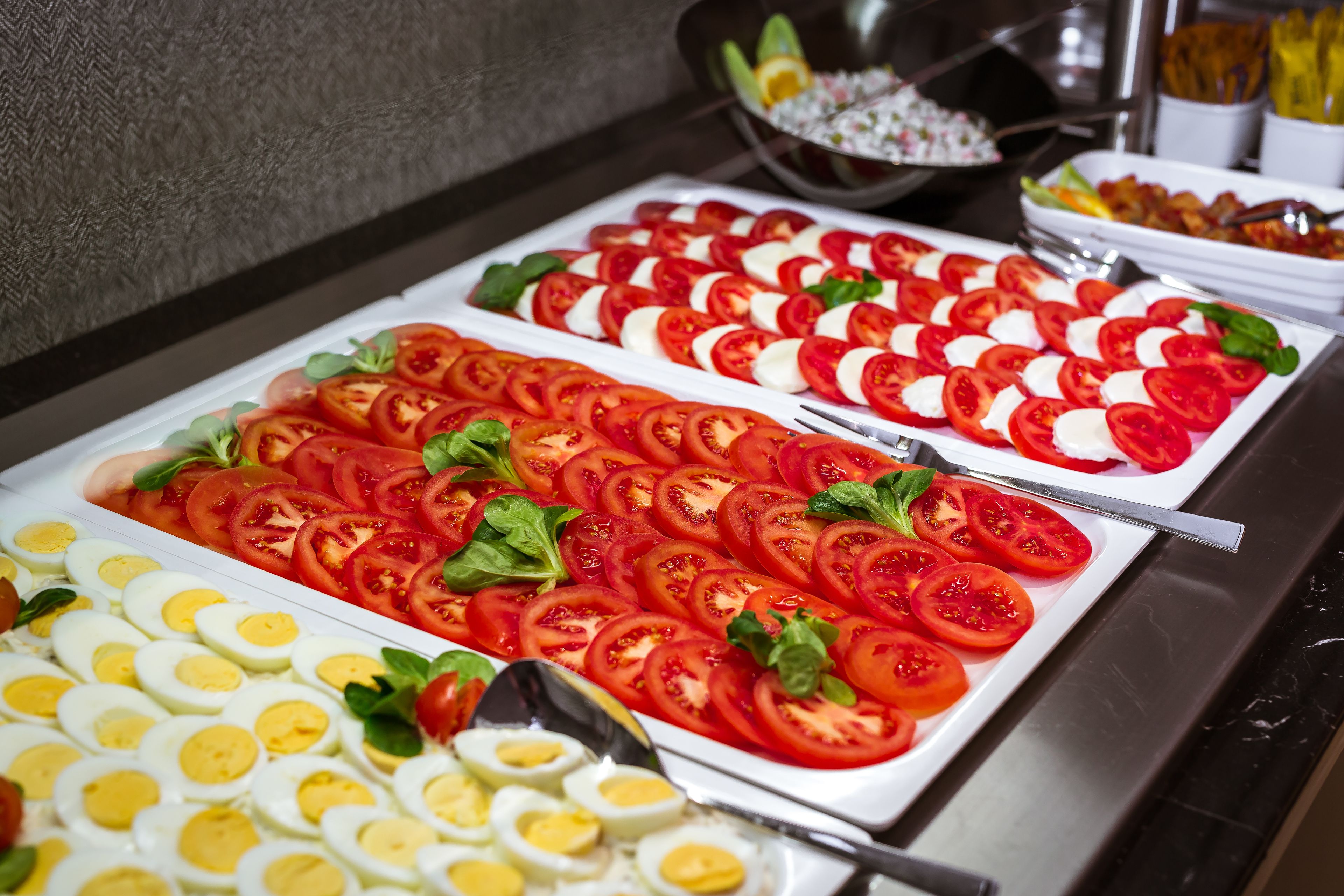 2 restaurants, breakfast, lunch, dinner served; local cuisine