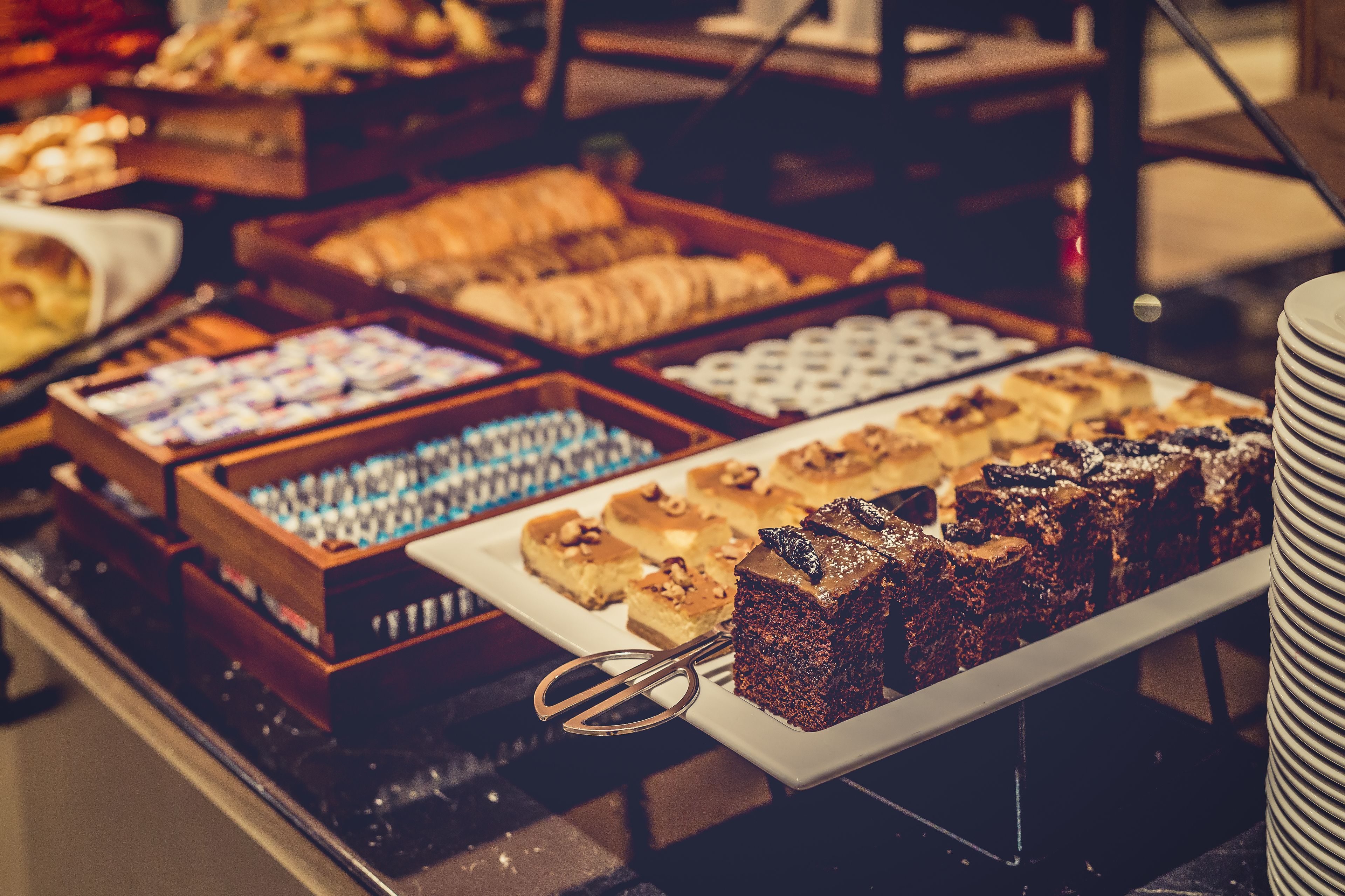 2 restaurants, breakfast, lunch, dinner served; local cuisine