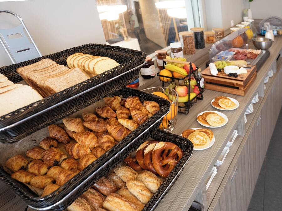 Tägliches kontinentales Frühstück gegen Gebühr