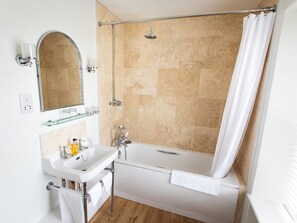 Luxe kamer, 1 twee- of 2 eenpersoonsbedden, en-suite badkamer, uitzicht op tuin (Gwelva) | Badkamer