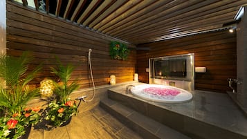 Executive Double Room | Jetted tub
