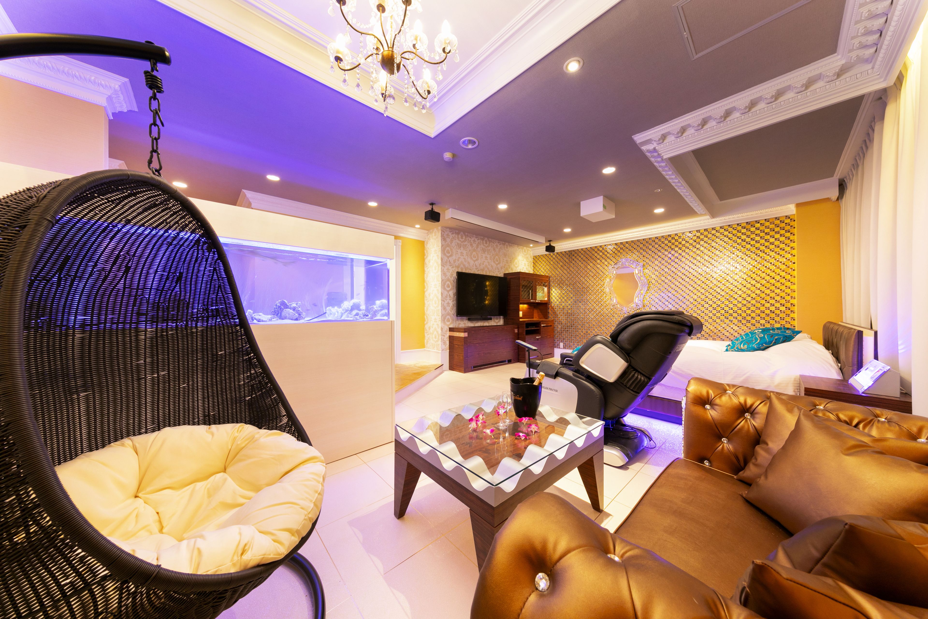 Junior Suite | Living area | Flat-screen TV, pay movies