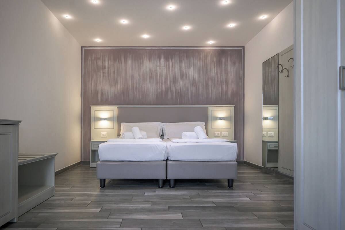 superior room | minibar, in-room safe, free wifi, bed sheets