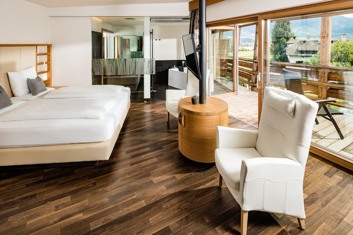 1 habitación, ropa de cama de alta calidad y minibar