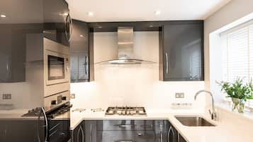Apartment, Private Bathroom (Garden Terrace - Flat 2) | Private kitchen