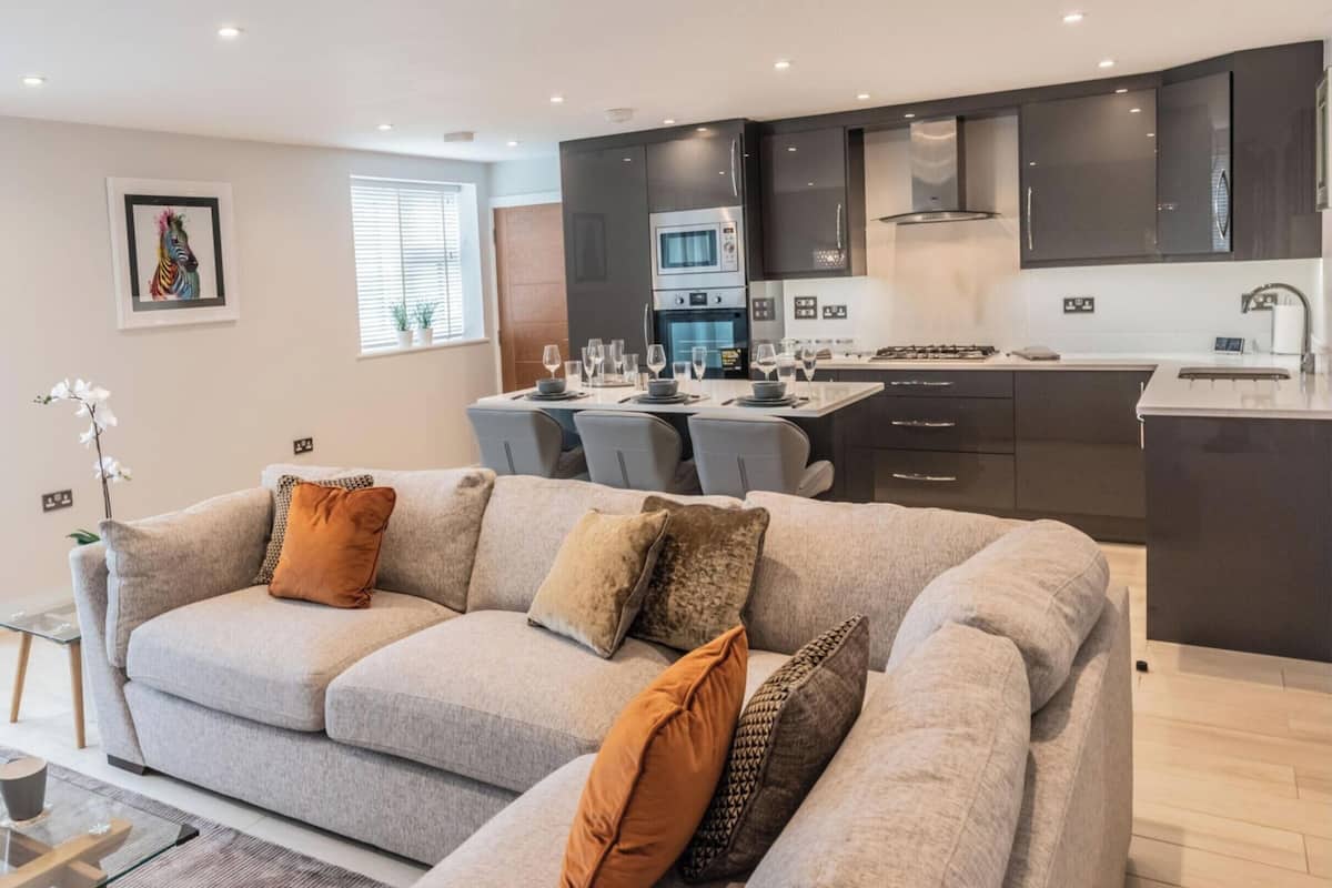 Apartment, Private Bathroom (Garden - Flat 4) | Lounge