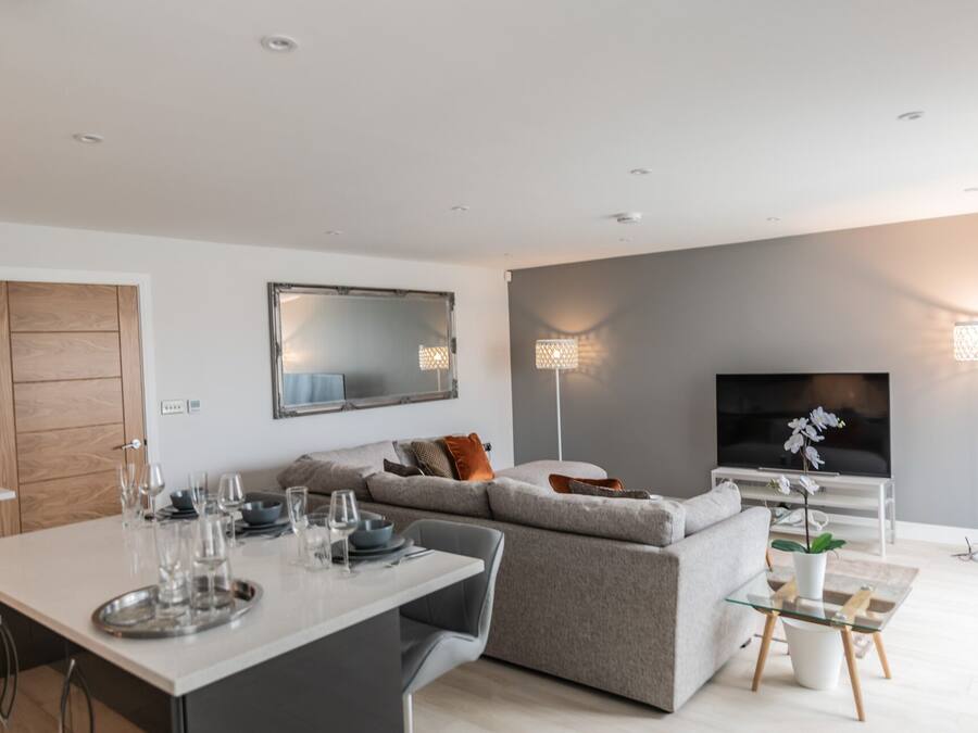 Apartment, Private Bathroom (Garden - Flat 4) | Dining