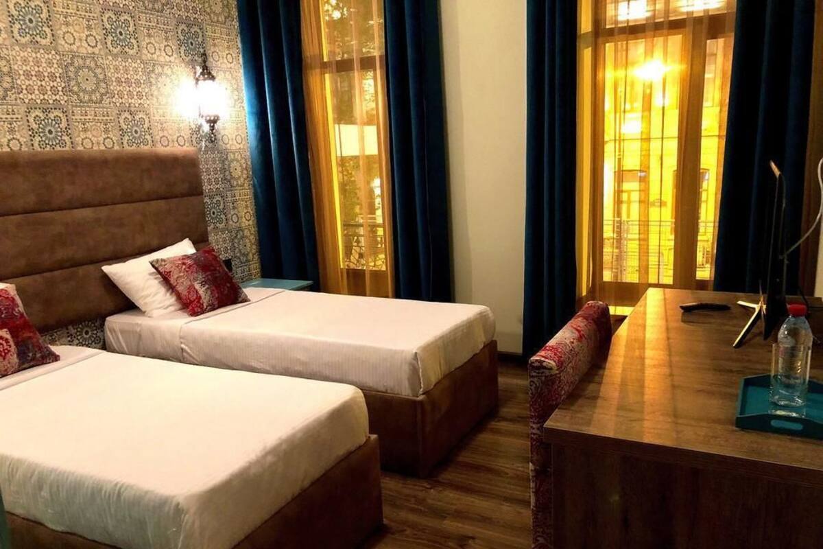 1 chambre, literie de qualité, bureau, système d’insonorisation