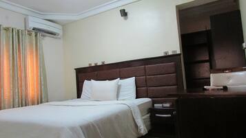 In-room safe, desk, free WiFi, bed sheets