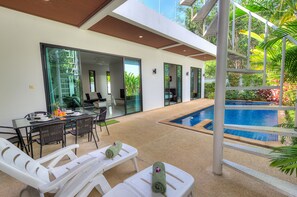 3-Bedroom Villa with Private Pool | ลานระเบียง/นอกชาน