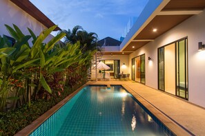3-Bedroom Villa with Private Pool | ลานระเบียง/นอกชาน