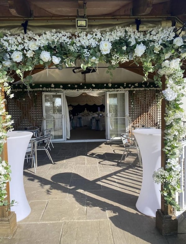 Outdoor wedding area - Rettendon lodge events (Wickford)