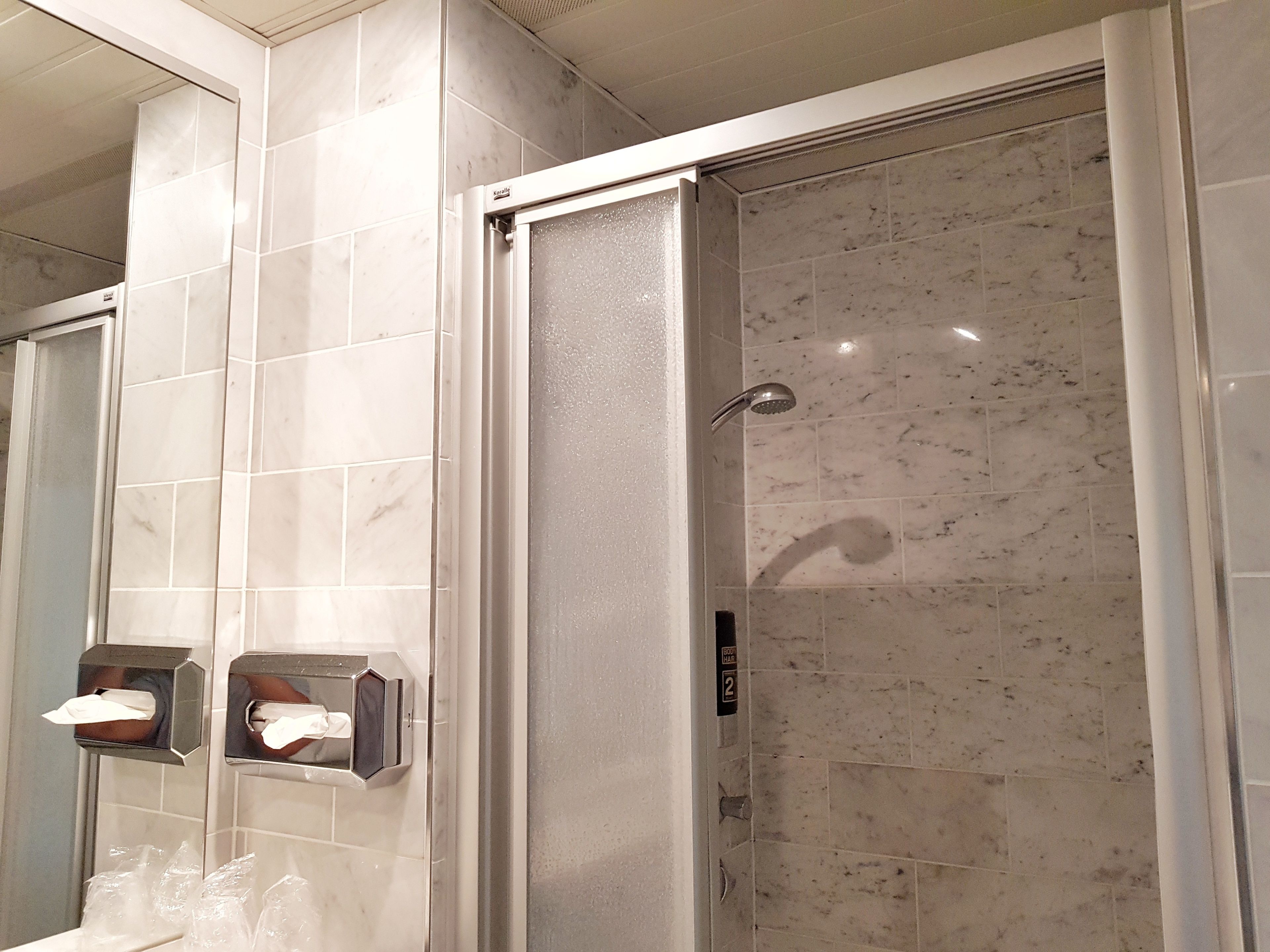 triple room | bathroom | shower, free toiletries, hair dryer, towels