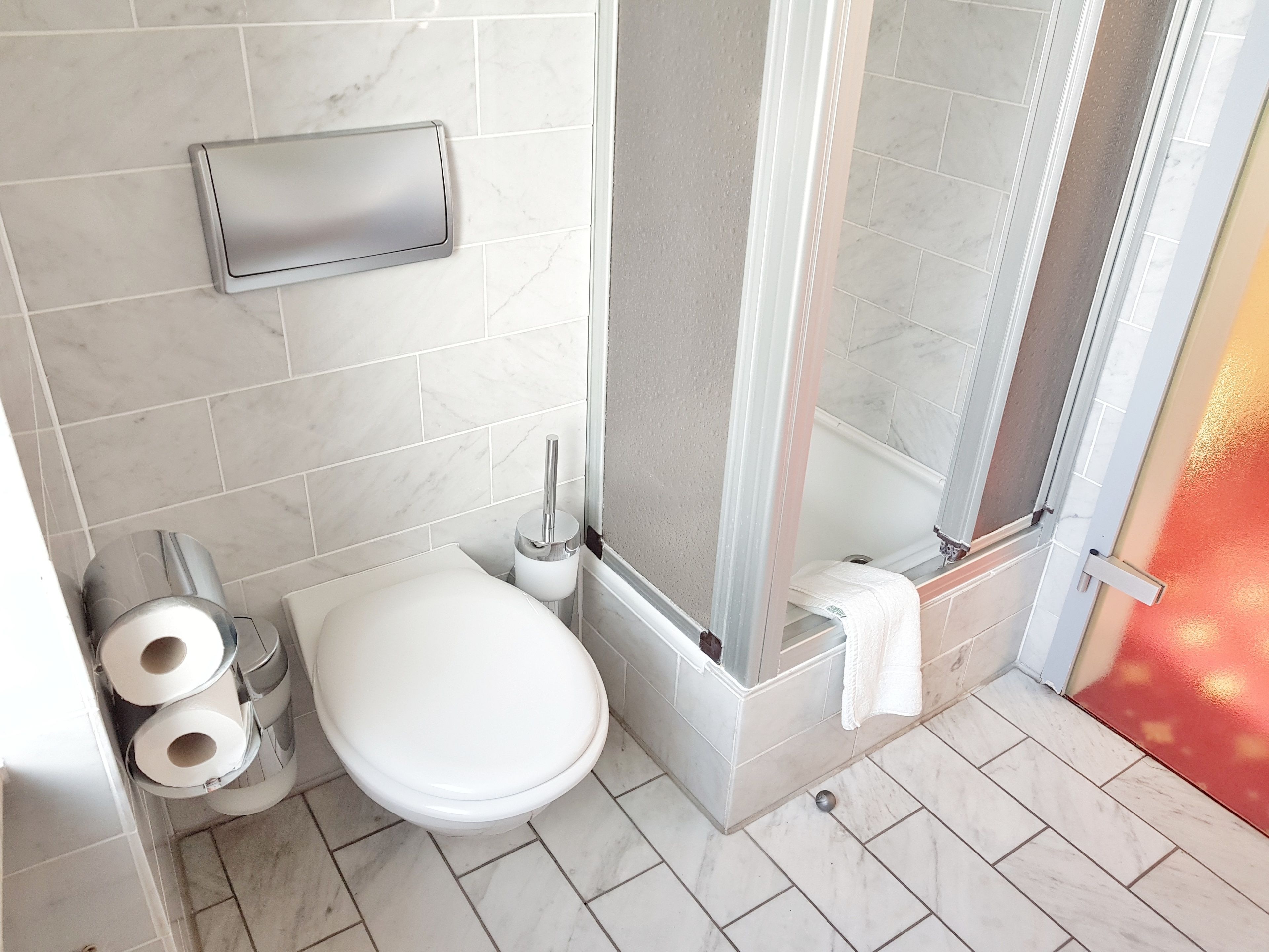 double room | bathroom | shower, free toiletries, hair dryer, towels