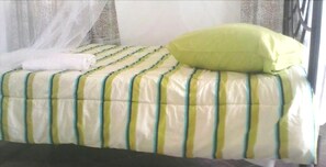 Economy Double Room | Iron/ironing board, free cribs/infant beds, rollaway beds