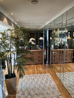 Executive Penthouse, 2 Bedrooms (Apartment 1 ) | In-room dining - Gleneagles Lettings (Auchterarder)