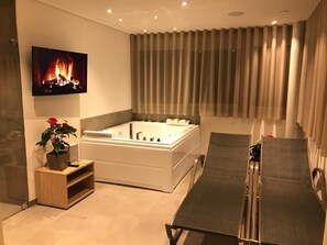 2 treatment rooms