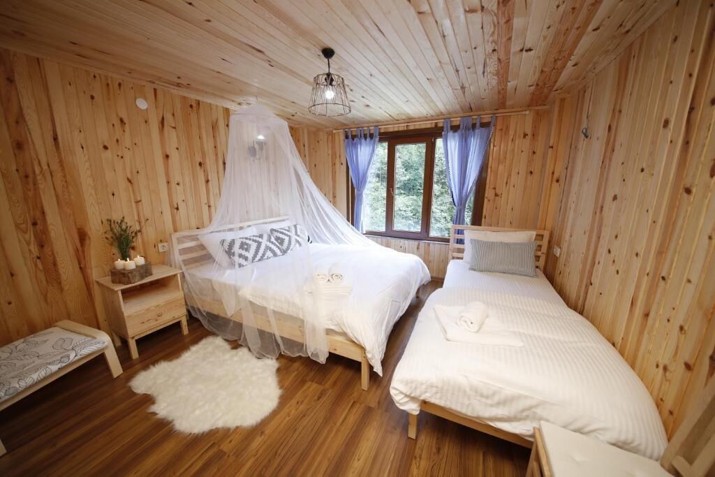 Premium bedding, free WiFi, bed sheets