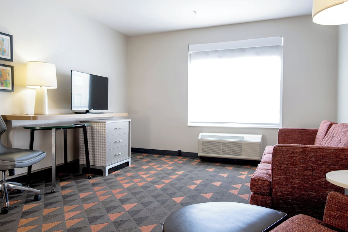 In-room safe, desk, laptop workspace, blackout curtains