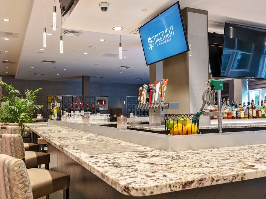 Aamiainen, lounas ja illallinen; amerikkalainen keittiö