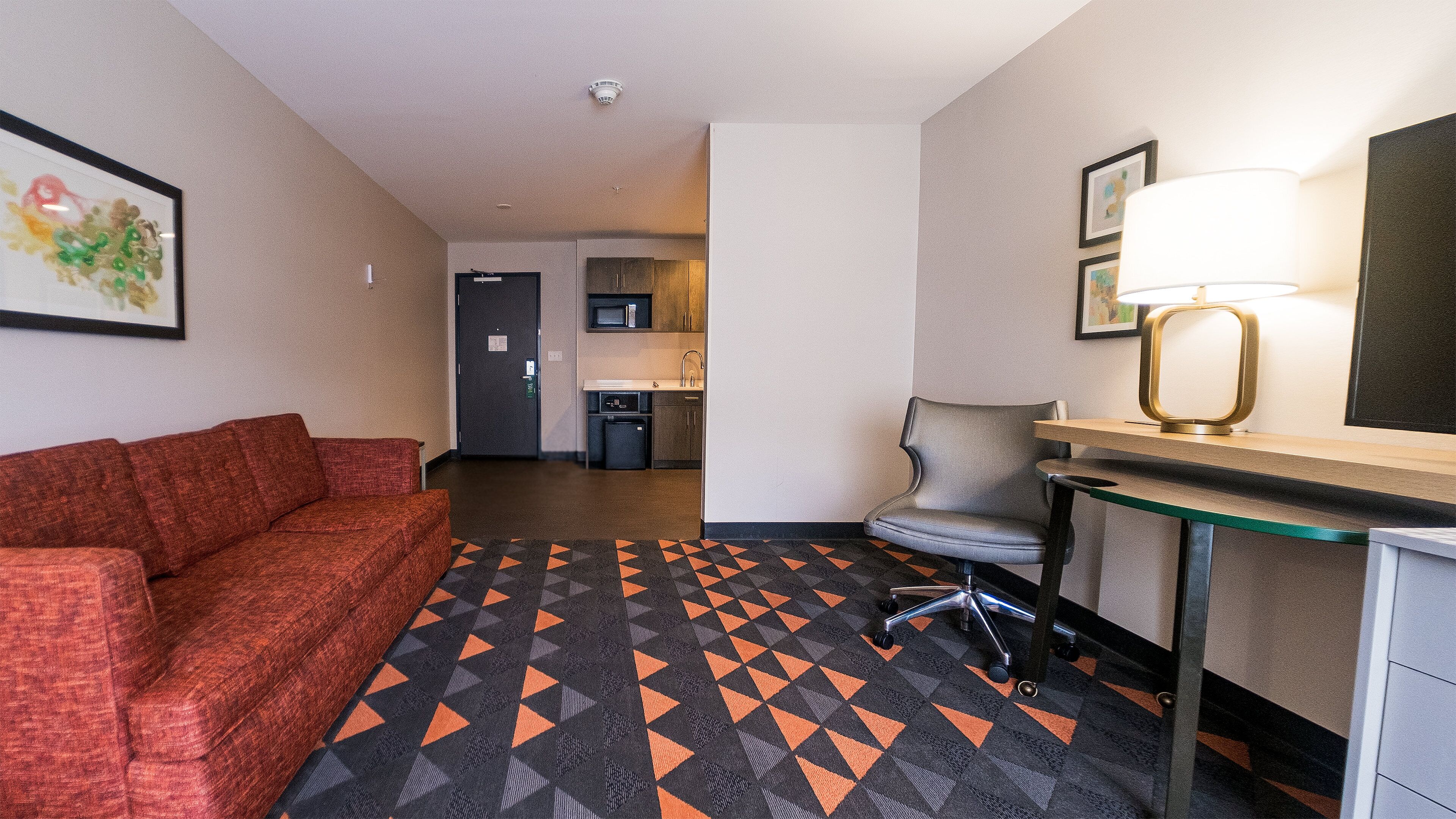 Suite, 2 Queen-Betten, barrierefrei (Comms, Accessible Tub) | Zimmersafe, Schreibtisch, laptopgeeigneter Arbeitsplatz