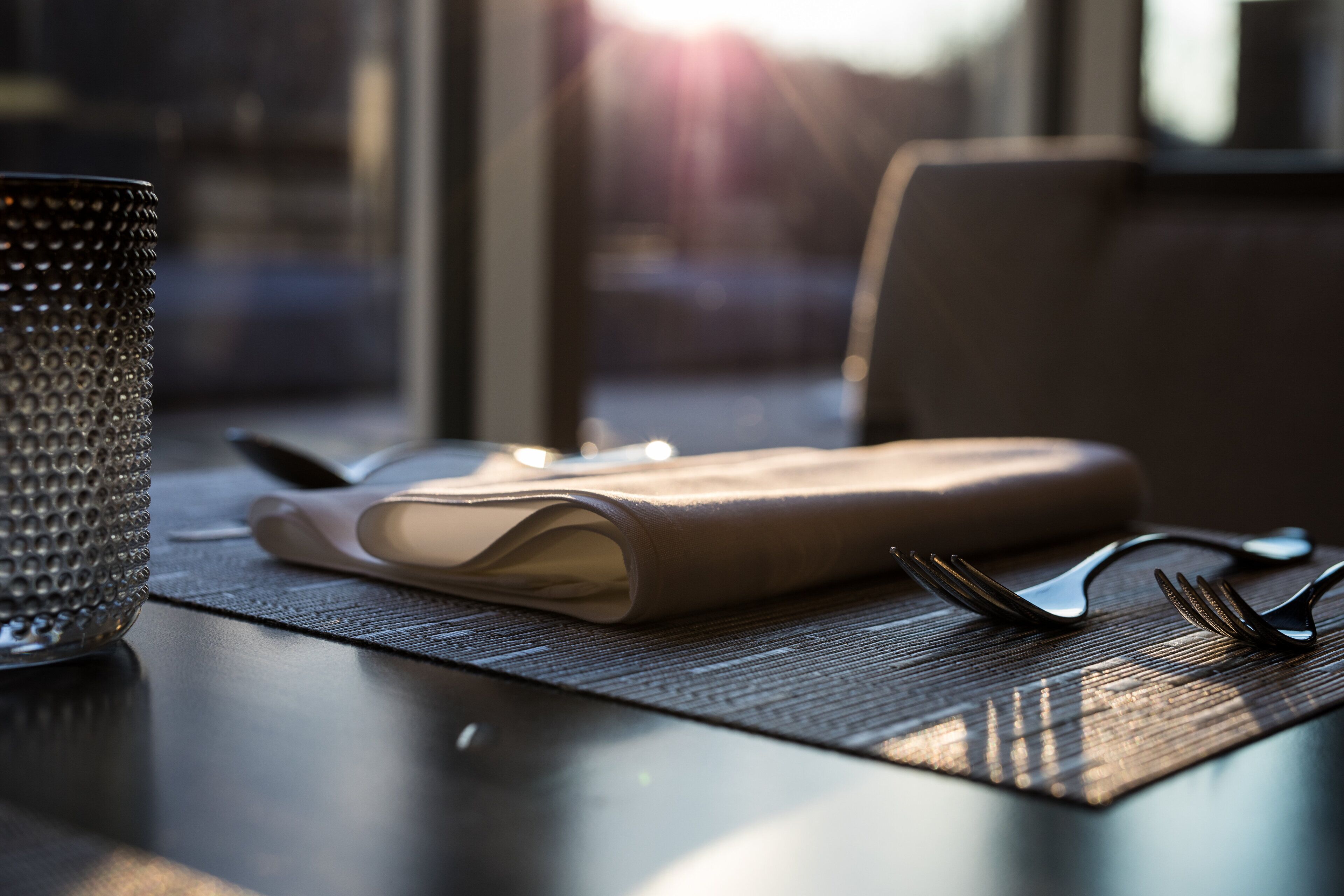 breakfast, lunch, dinner served; american cuisine