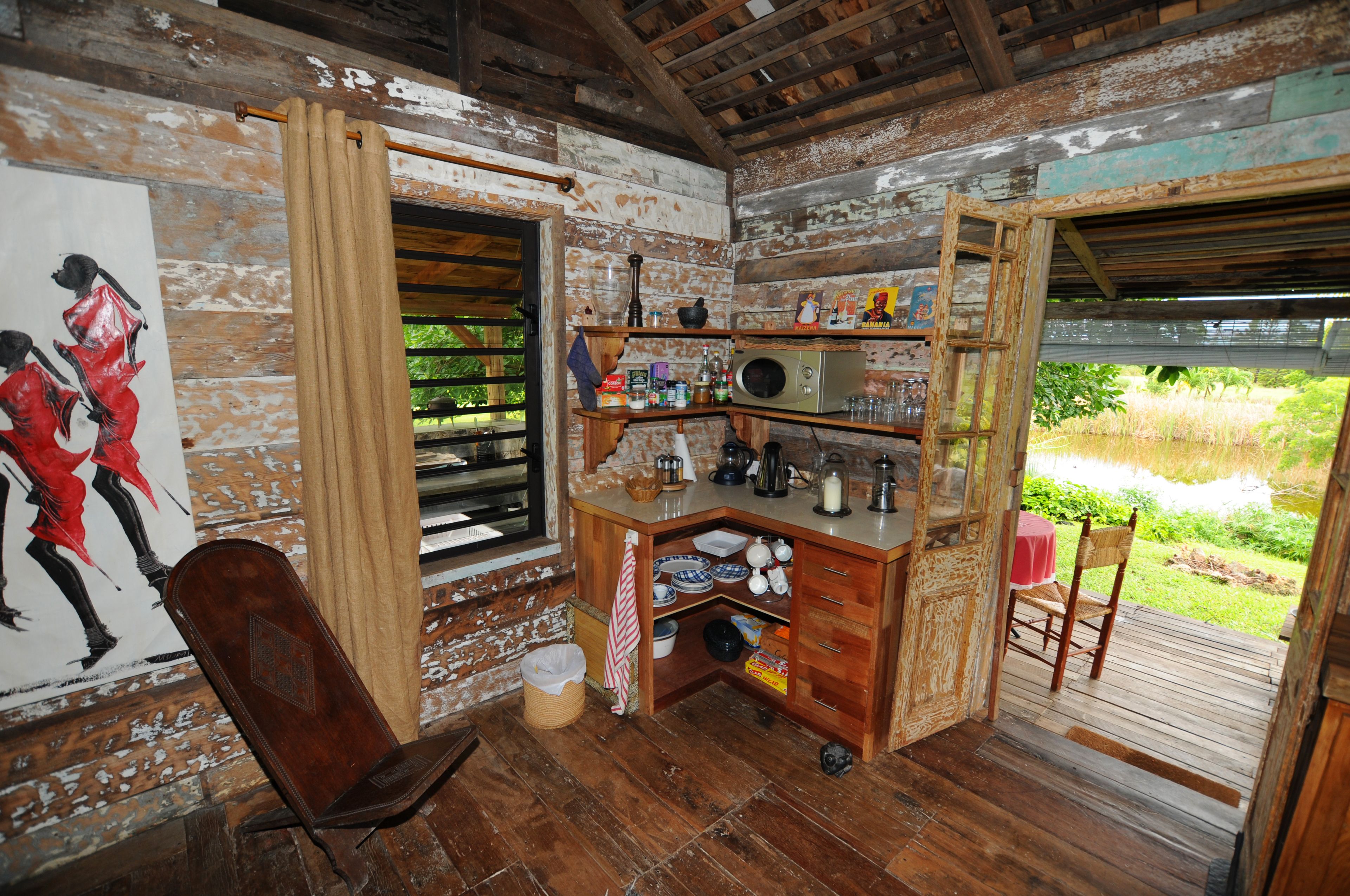 Cottage phong cách cổ điển | Khu phòng khách | TV màn hình phẳng 