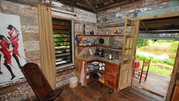 Cottage phong cách cổ điển | Khu phòng khách | TV màn hình phẳng