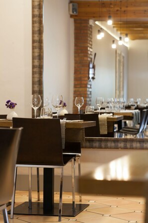 Restaurant - Hostal Roma (Cubells)