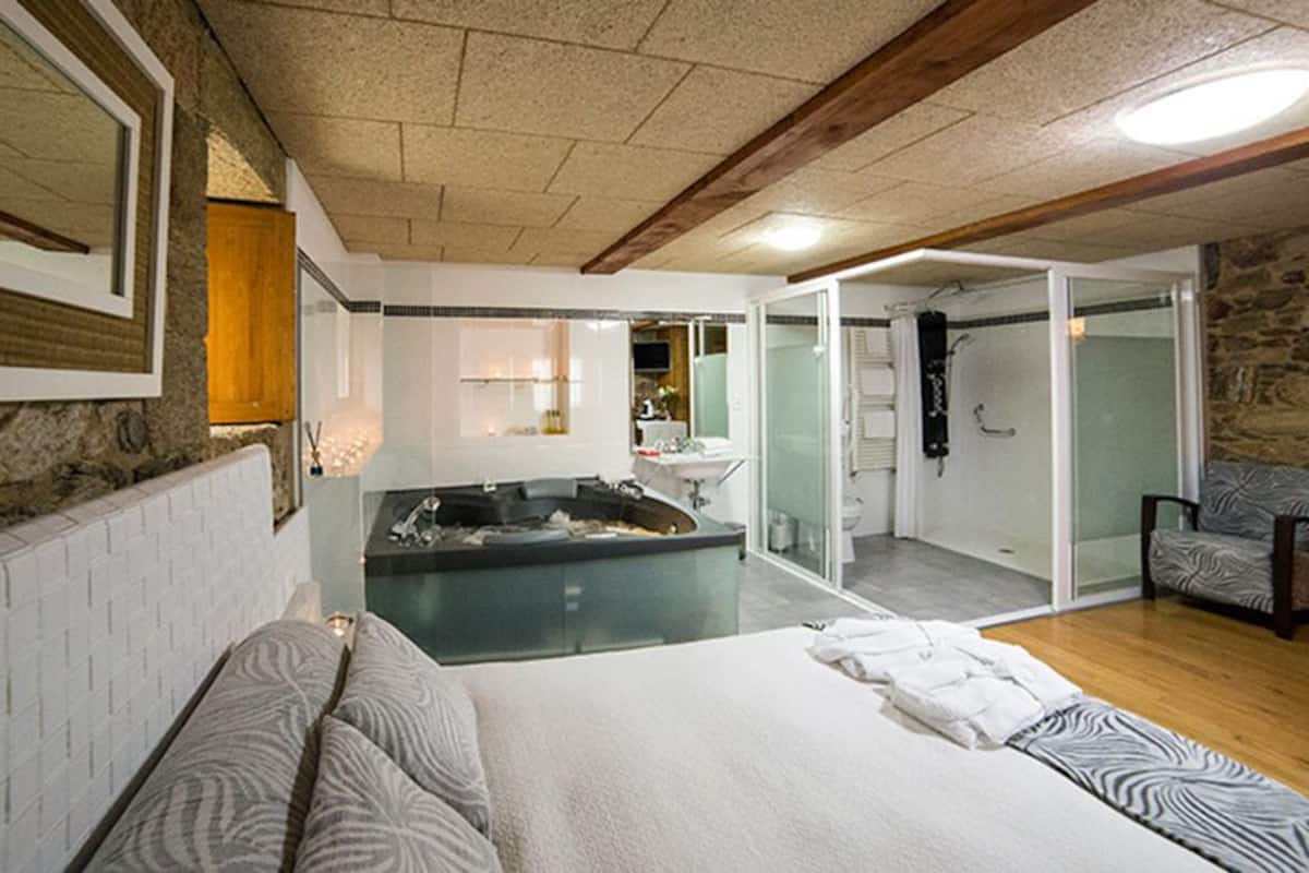Suite – junior | Minibar, skrivebord, wi-fi (inkludert) og sengetøy